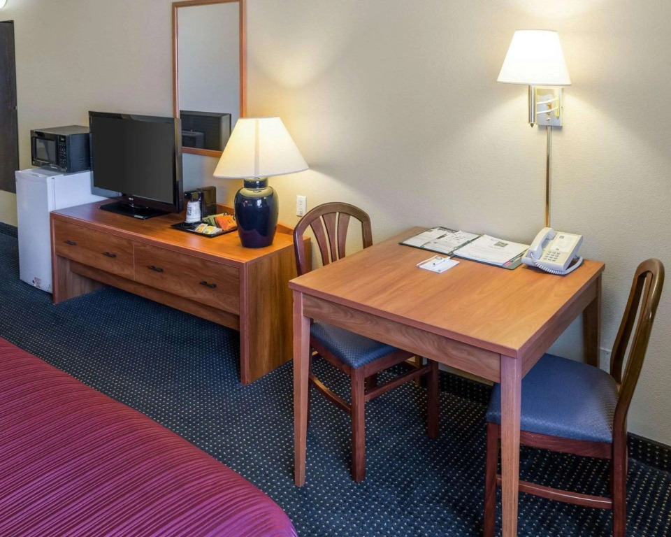 Quality Inn Lakeville North