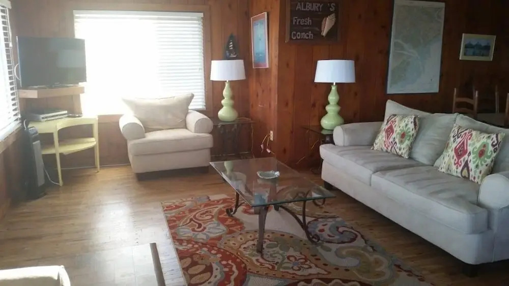 Conch Out - 4 Br home by RedAwning
