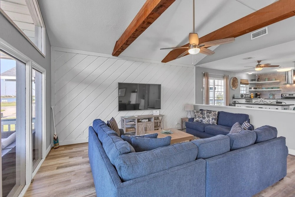 Tequila Little Time 3 Bedroom Home by Redawning