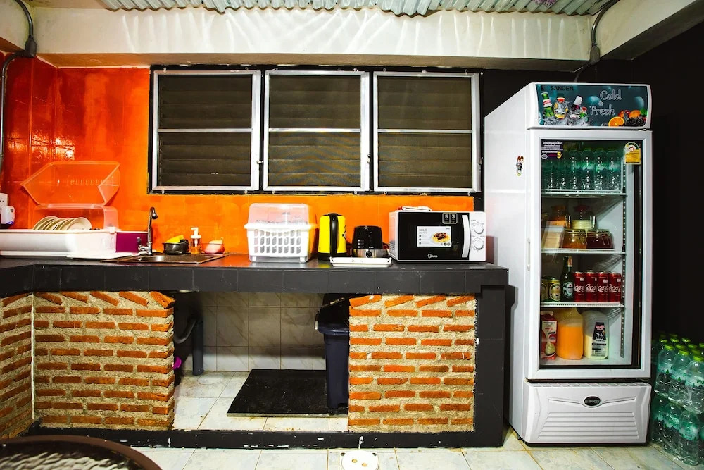 Shakira Hostel