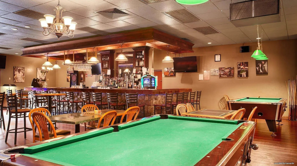 Hotel Red Rose by Townhouse Covington I-64