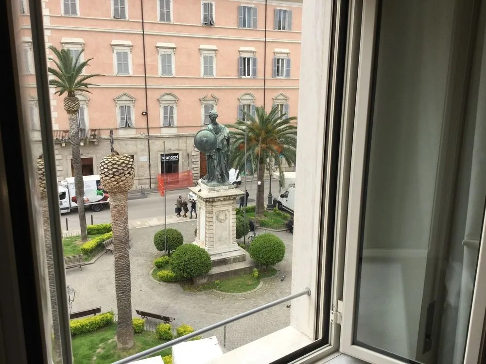 Dietro Piazza