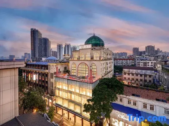 The Andaman Star Trek Hotel (3rd Street, two alleys, Chaoyang Plaza, Nanning)