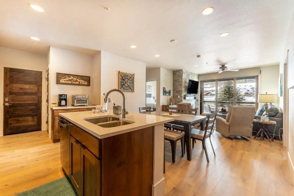 Blue River Flats Building 1 #103 By Summit County Mountain Retreats