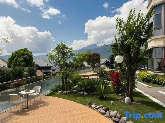 Yulan Dongshan, Tengchong | Mid-hill View | Authentic Hot Spring Luxury Villa Resort