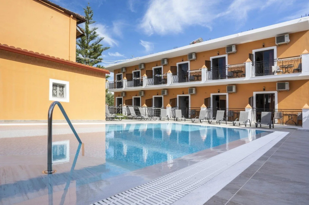 Dionisos Apartments