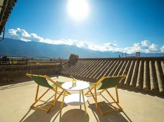 Dali Yimian Mountain View Homestay (Caicun Longqi Wharf Branch)