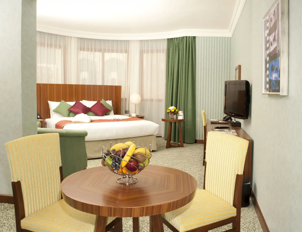 Отель City Seasons Al Hamra Hotel