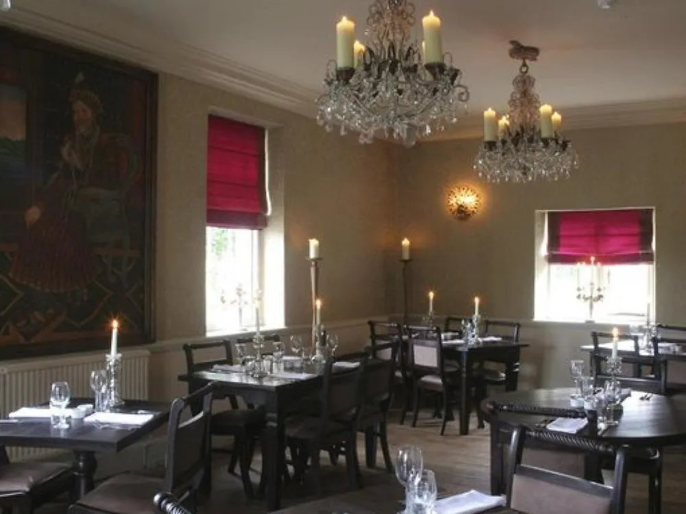 The Bath Arms Hotel