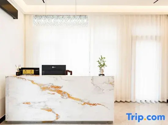 Zijingge Homestay (Hongwan Scenic Area Branch)