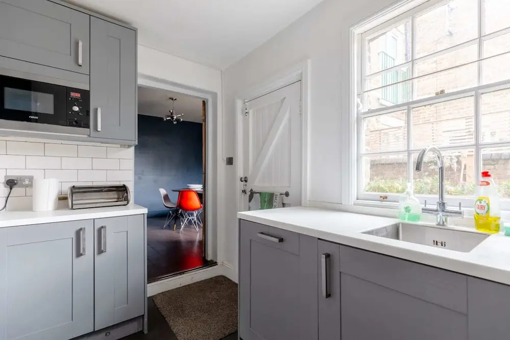Trendy 2BD House 5 Mins From Willesden Junction!