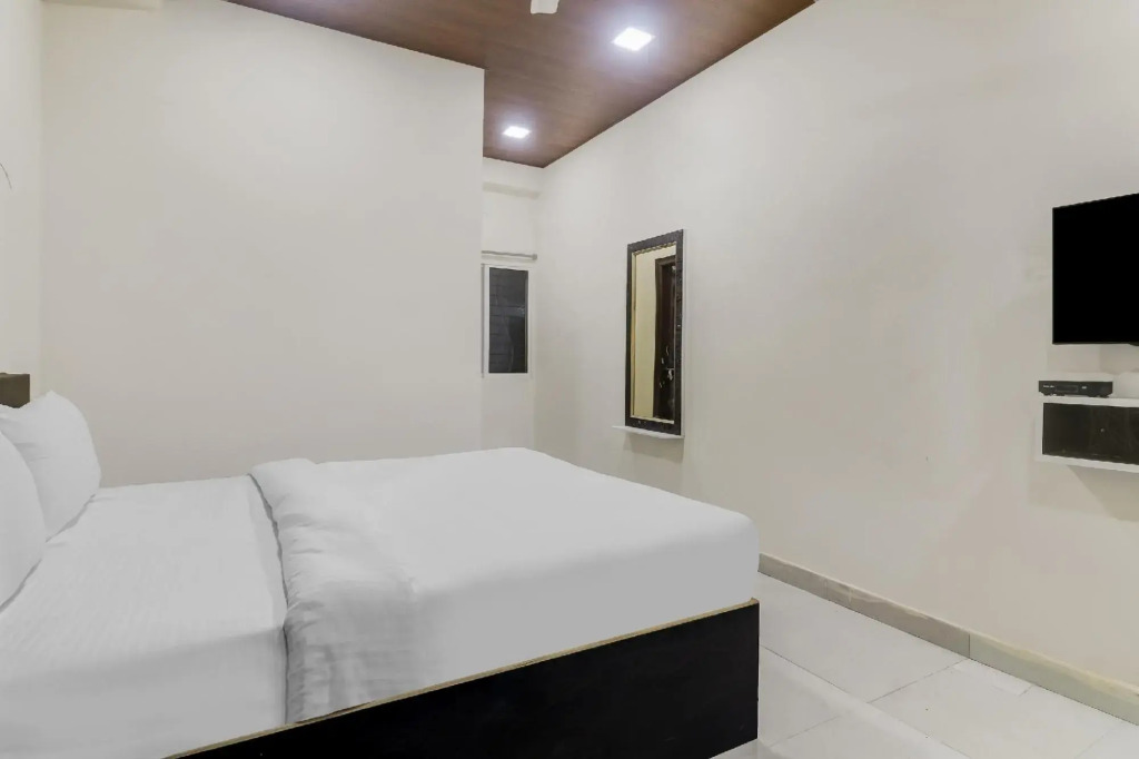 OYO 86527 Hotel Vijay Residency