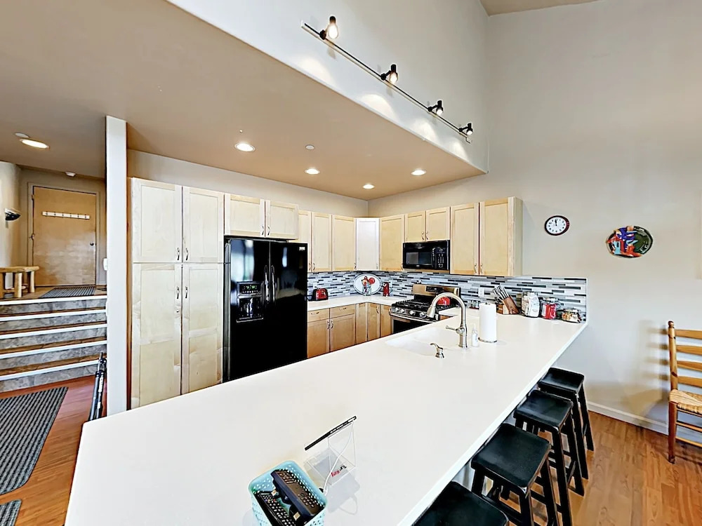 New Listing! Big Mountain-view Gem In Wildernest 3 Bedroom Townhouse