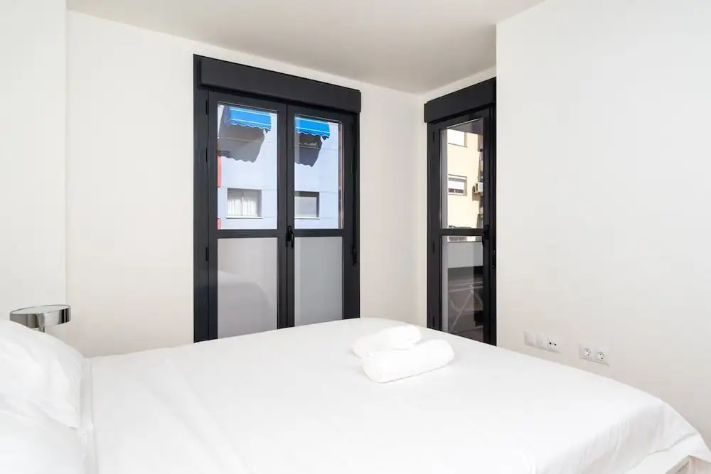 Central and Beachfront Apartment with Balcony Ref 131