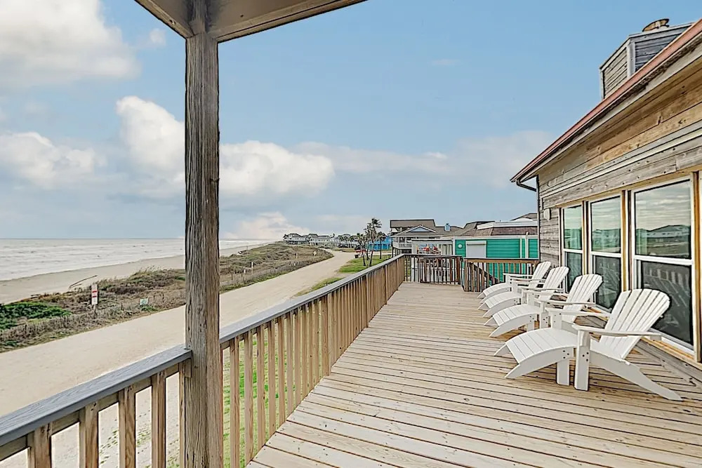 Exquisite Gulf-front W/ Steps To Beach 3 Bedroom Home