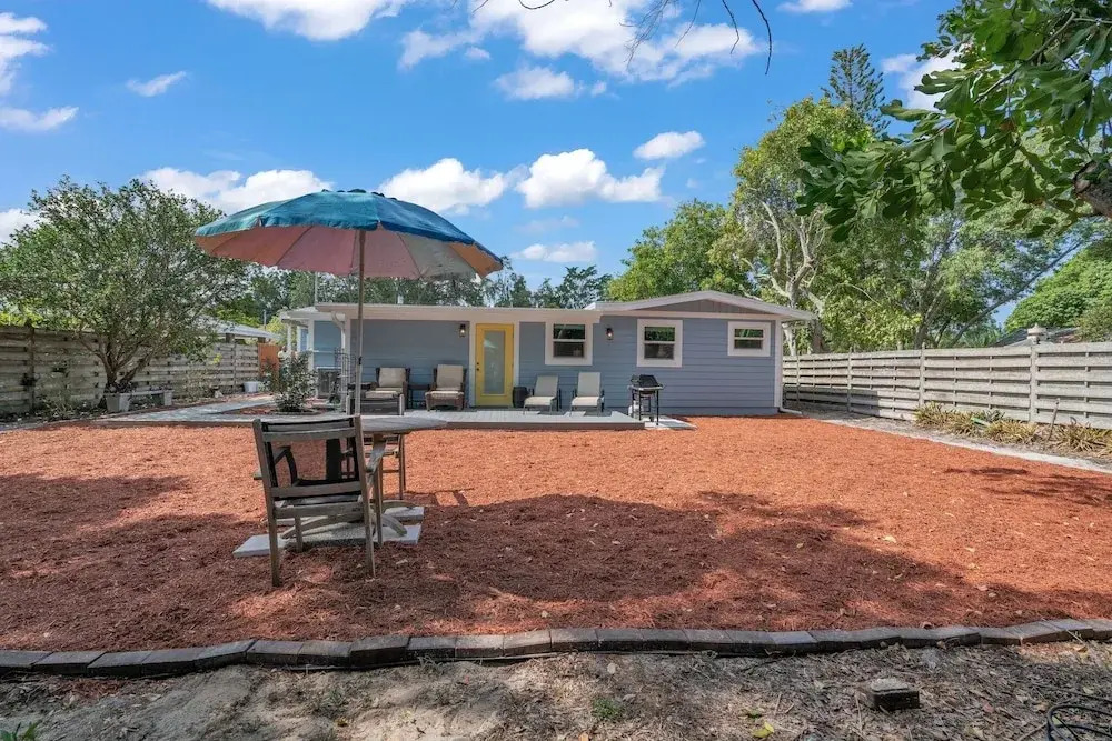 Private Cozy Sarasota Home 3 Bedroom Home by RedAwning