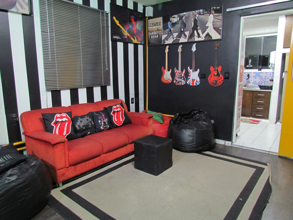 Vila Rock Hostel - Secure Neighborhood, Near Metro, Nubank Allianz Parque, Vila Madalena, Av Paulista, easy access to Morumbis and Autódromo Interlagos