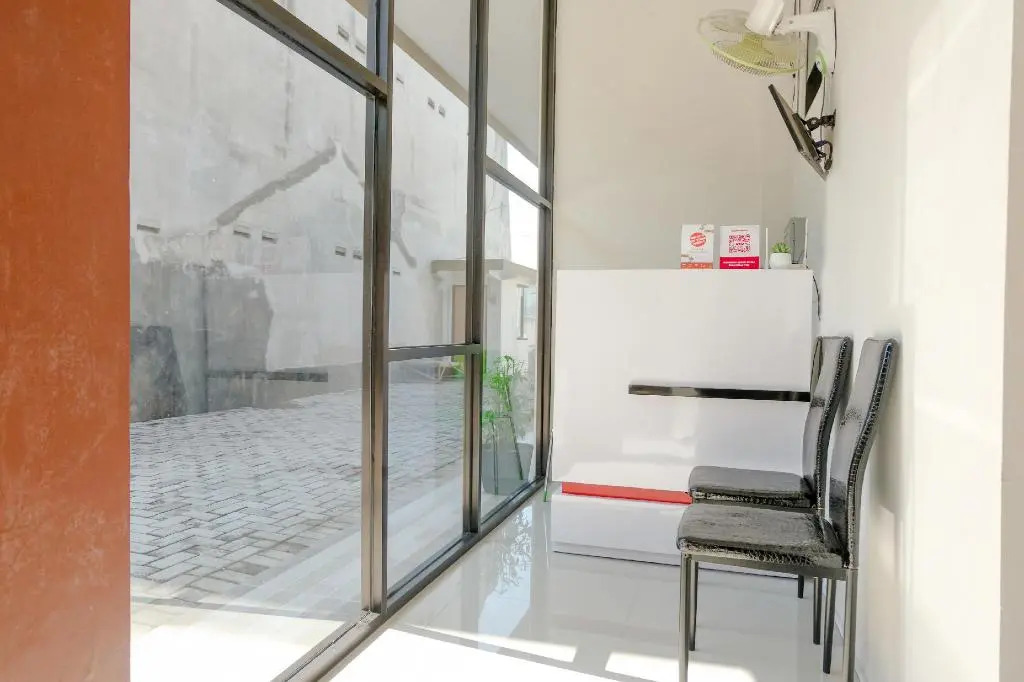 OYO 2798 Semeru Residence Syariah