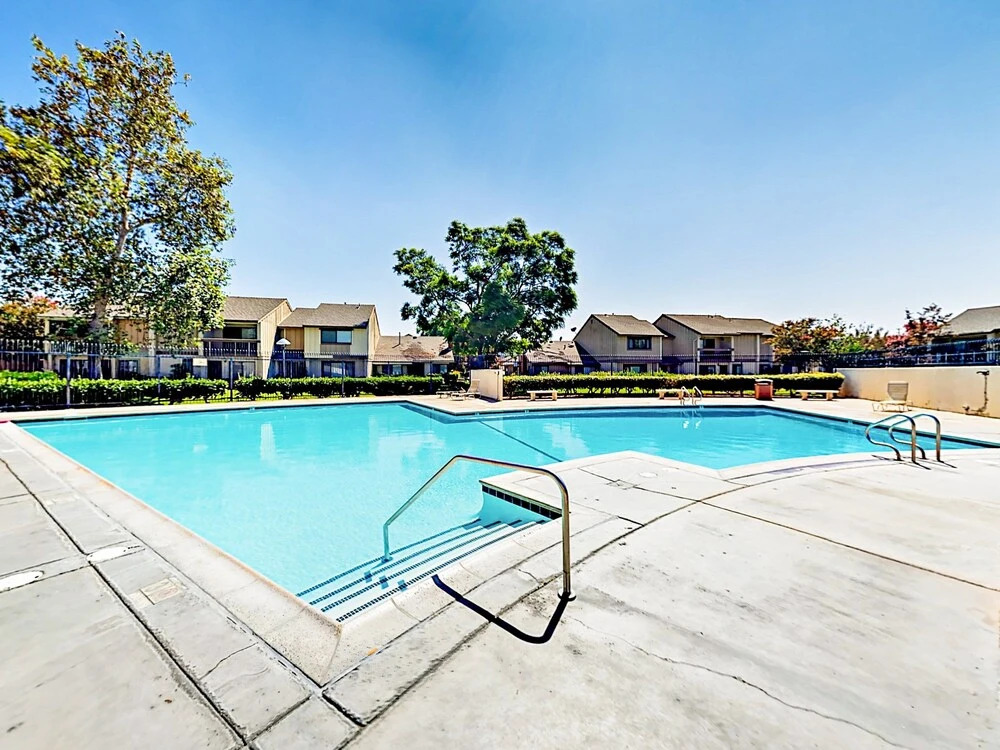 1381 South Walnut Condo Unit 2307 3 Bedrooms 2.5 Bathrooms Condo