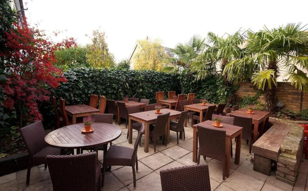 Kew Gardens Hotel