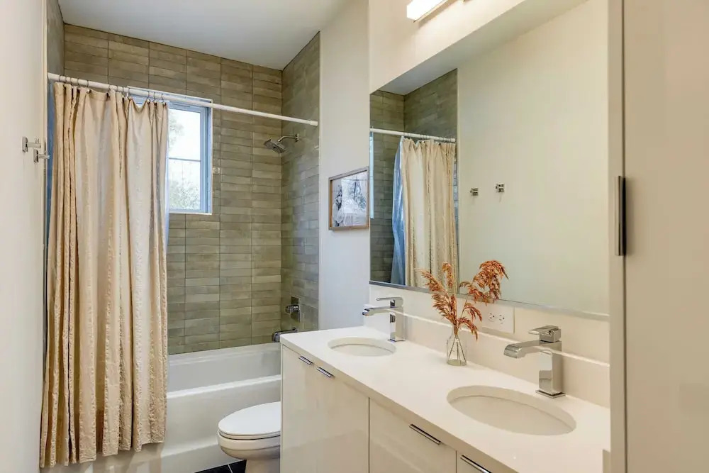 Stunning New Build in East Nash Minutes to Broadway The Stage by Avantstay