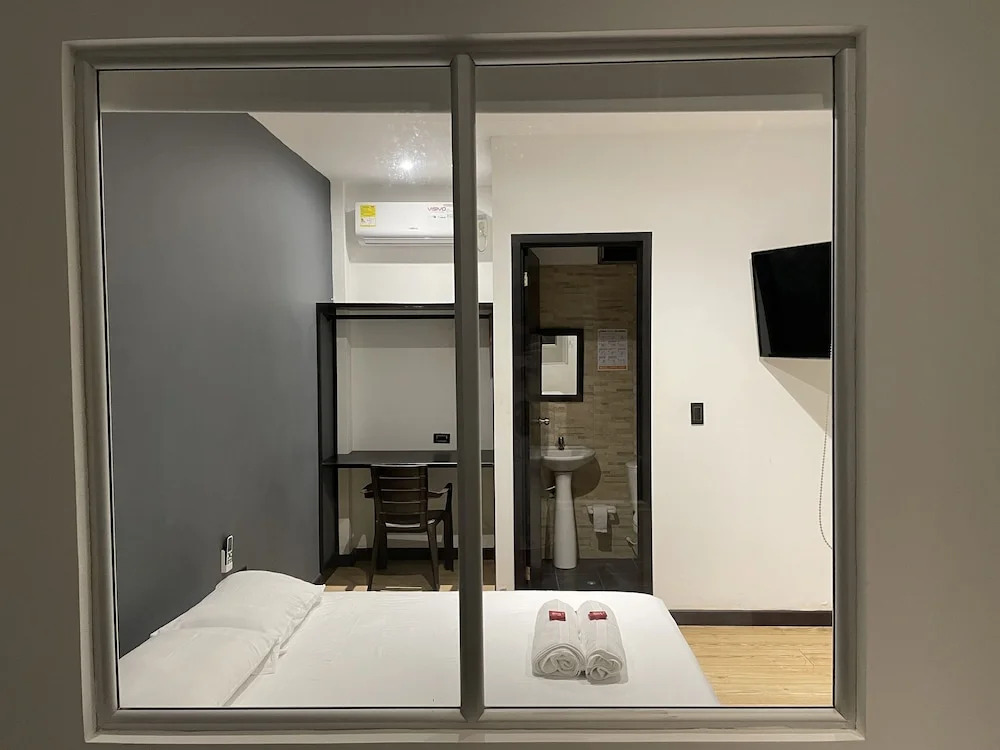 Hotel Zugi Inn