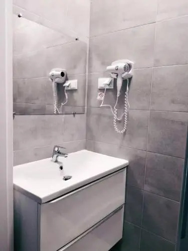 Airport Comfy Guest House