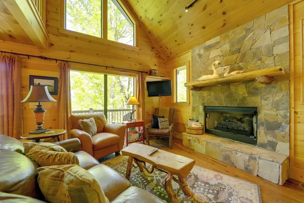 Book Now for Polar Express: Bryson City Cabin