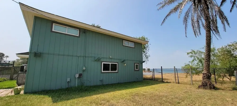 Sunset Dreams off Bay Large Home Sleeps 14 3 Bedroom Home by Redawning