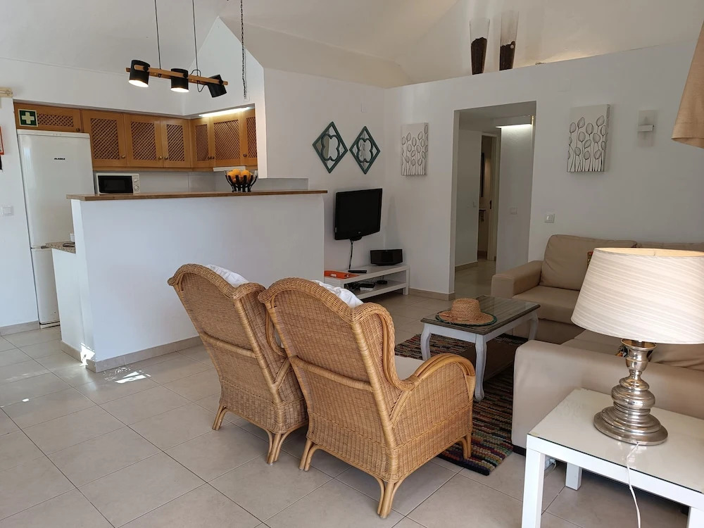 Villa 81 great spot Oura beach, Albufeira