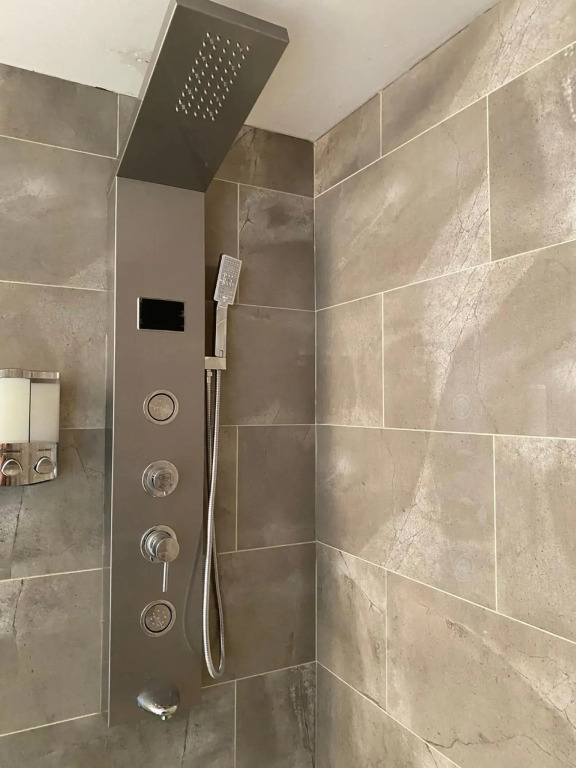 2 Br pool Hot Tub Sauna private balcony with amazing water-view sleep 6 guests