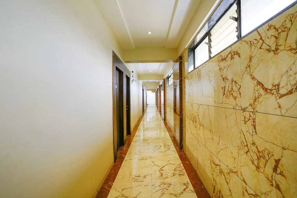 FabHotel Bhiwandi Palace