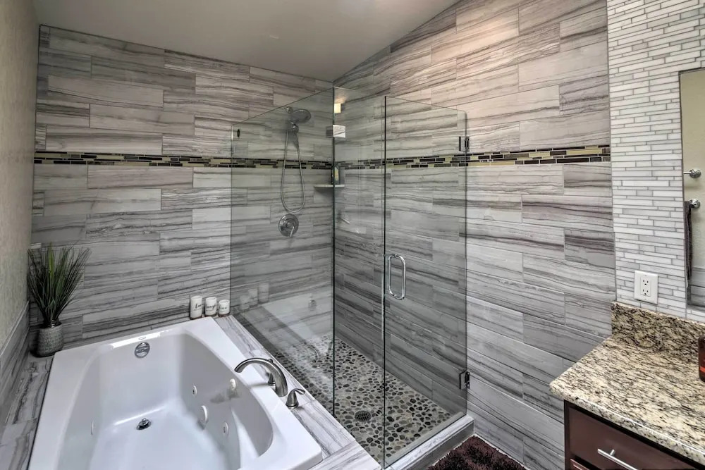 Lake Havasu Home: Heated Pool & Golf Course Views