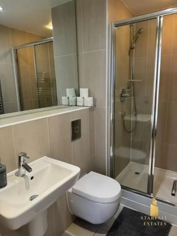 Leeds Apt - Hottub - Sleeps 6 - Special Occasions