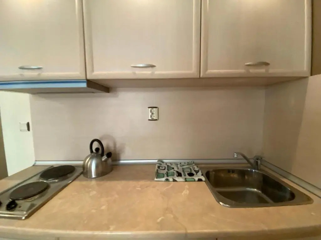 Private Studio C 200 Avalon