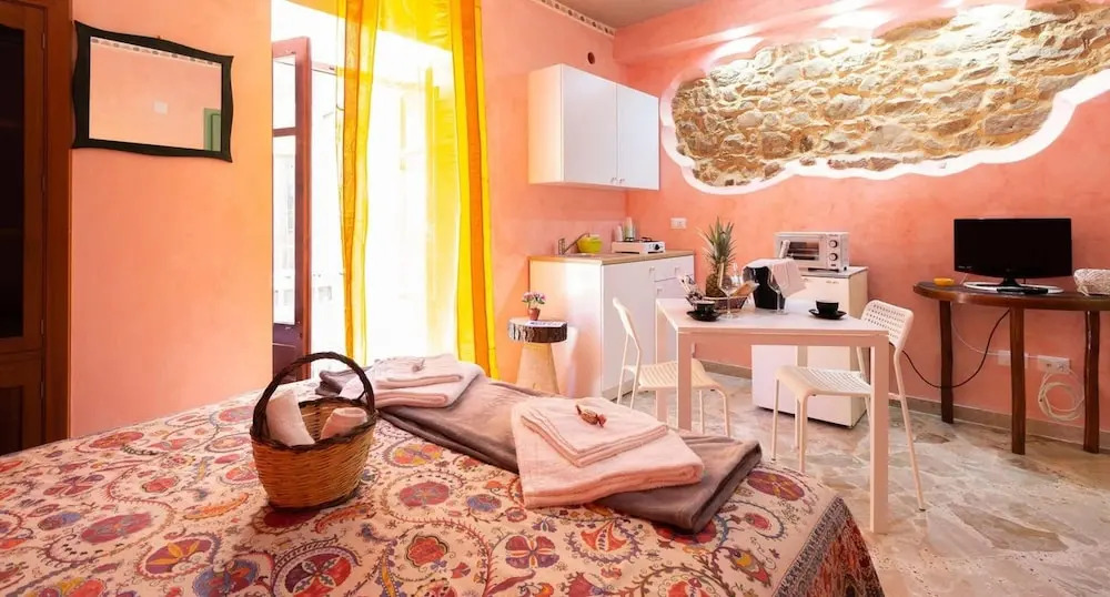 Studio in Castelbuono, With Wonderful City View, Balcony and Wifi