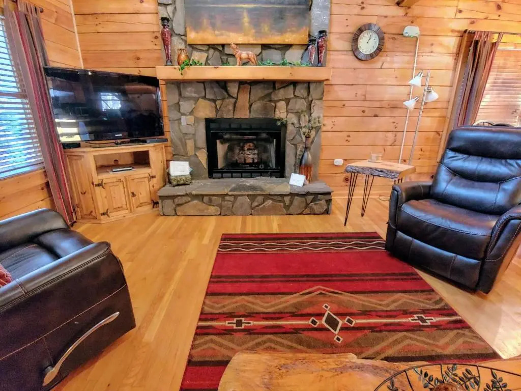 Red Wolf Cabin in Maggie Valley