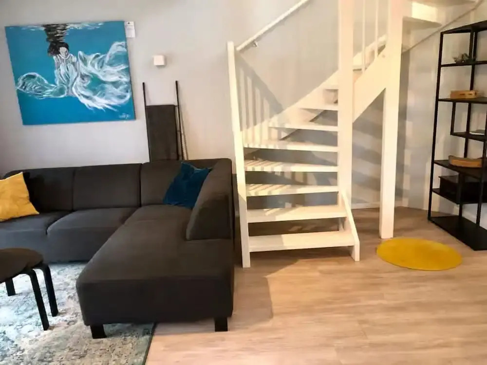 Beautiful Lodge for 5-person Near the Beach