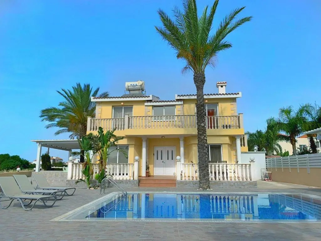 Beach Villa Roula 4 Bedroom in Ayia Napa