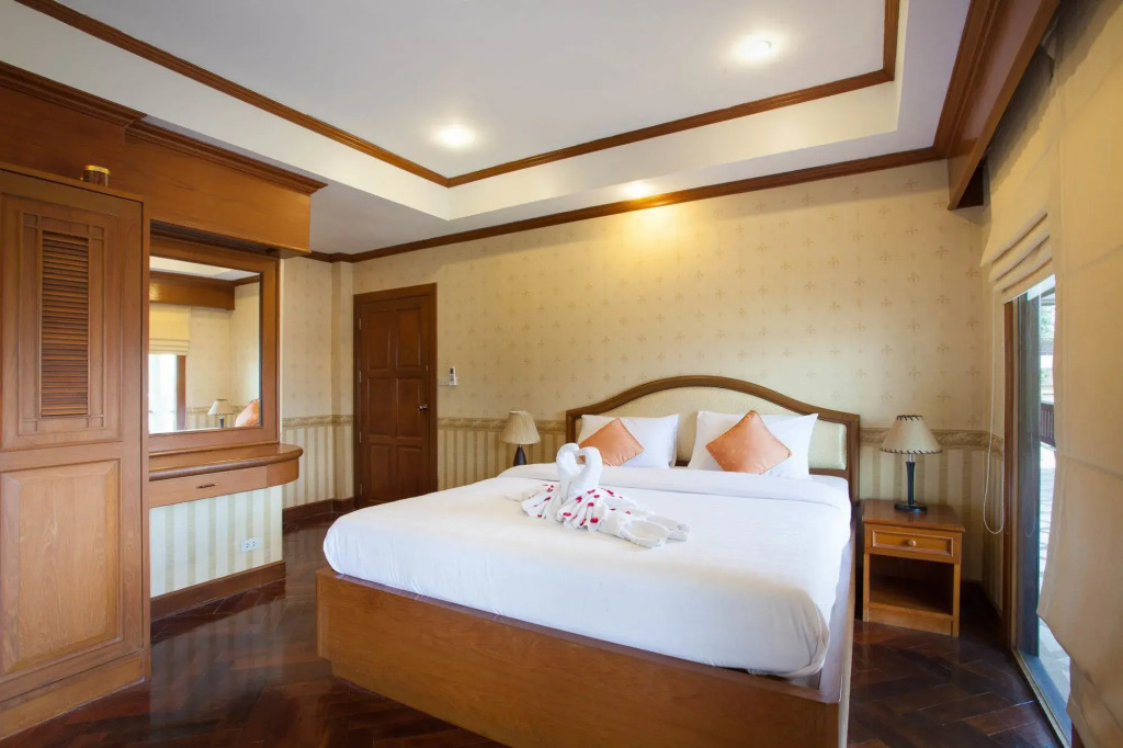 Baan Yin Dee Villa Patong