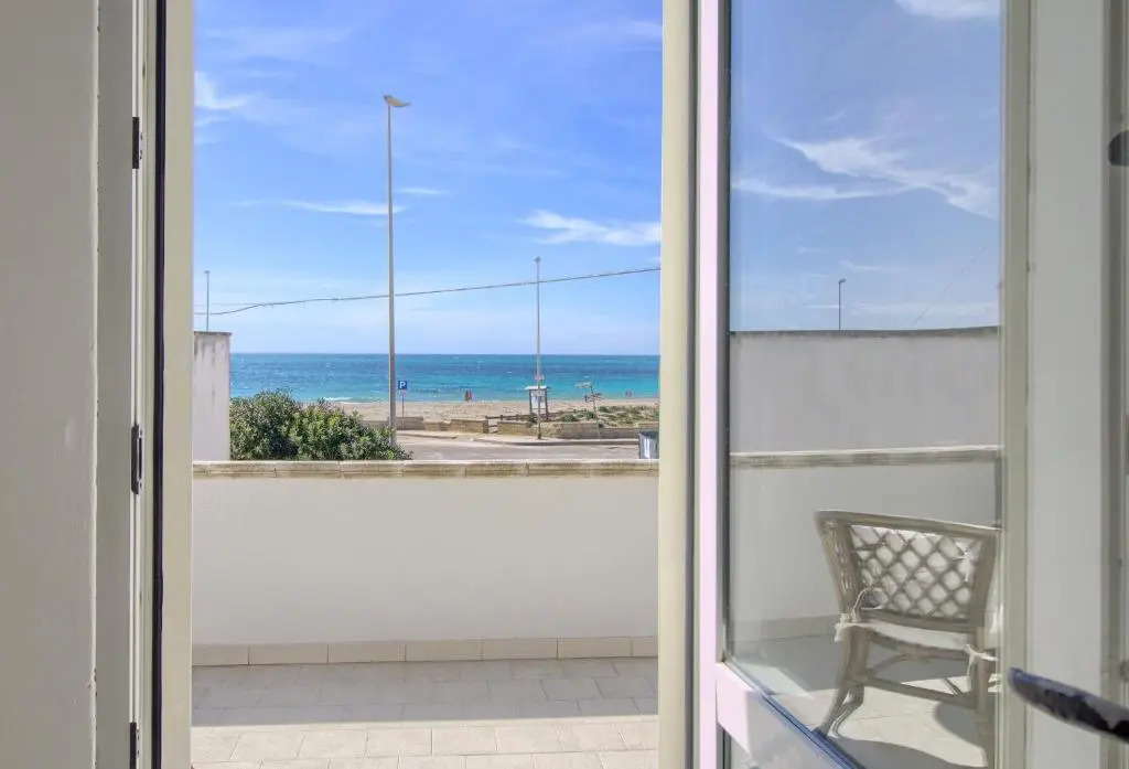 Front Beach Torre Mozza
