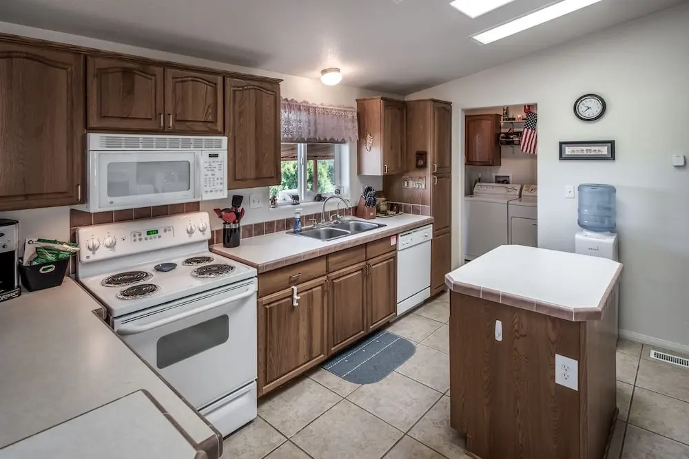 Mountain Top Ranch - Three Bedroom House