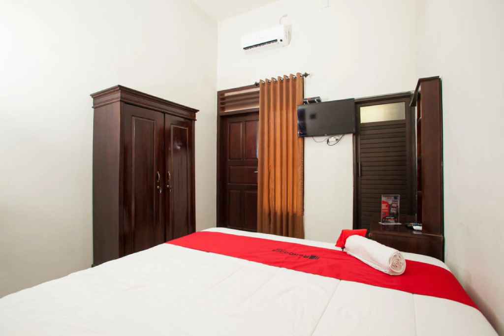 RedDoorz near Banyuwangi Baru Station