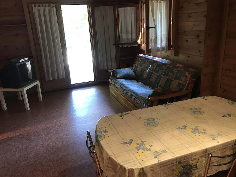 Camping Fuente de Regustrán