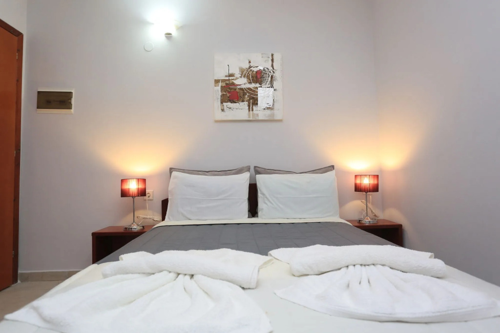 Adonis Hotel