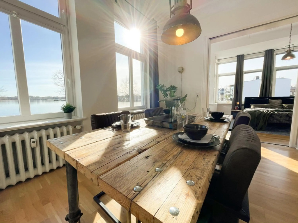 Altbauwohnung mit Schleiblick - Erster Stock