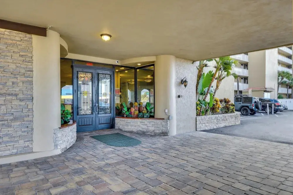 Breezy Daytona Beach Studio w/ Balcony & Views!