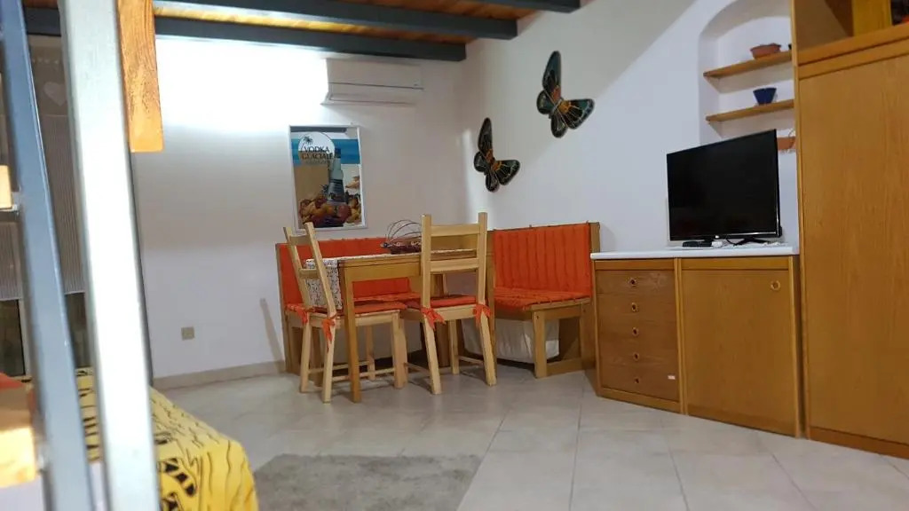 Lina's 1st Floor