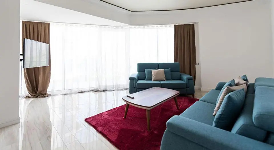 WHITE TOWER proprietar- JUNIOR SUITE 2 CAMERE