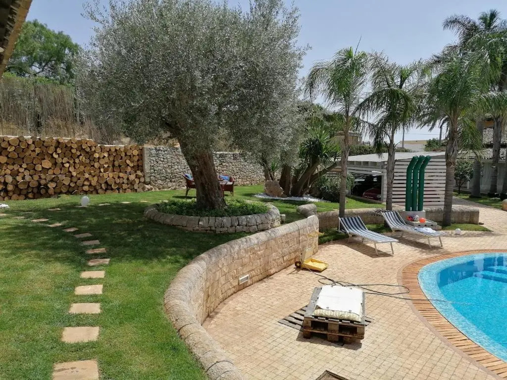 Bouganvillea house